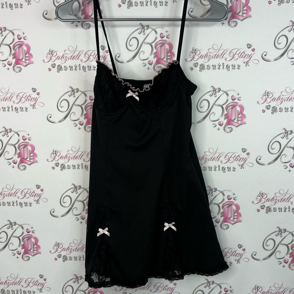 Elegant Black Lace Chemise